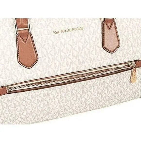 Michael Kors Travel Large Duffle Bag in PVC Signature (vanilla) - Picture 7 of 9